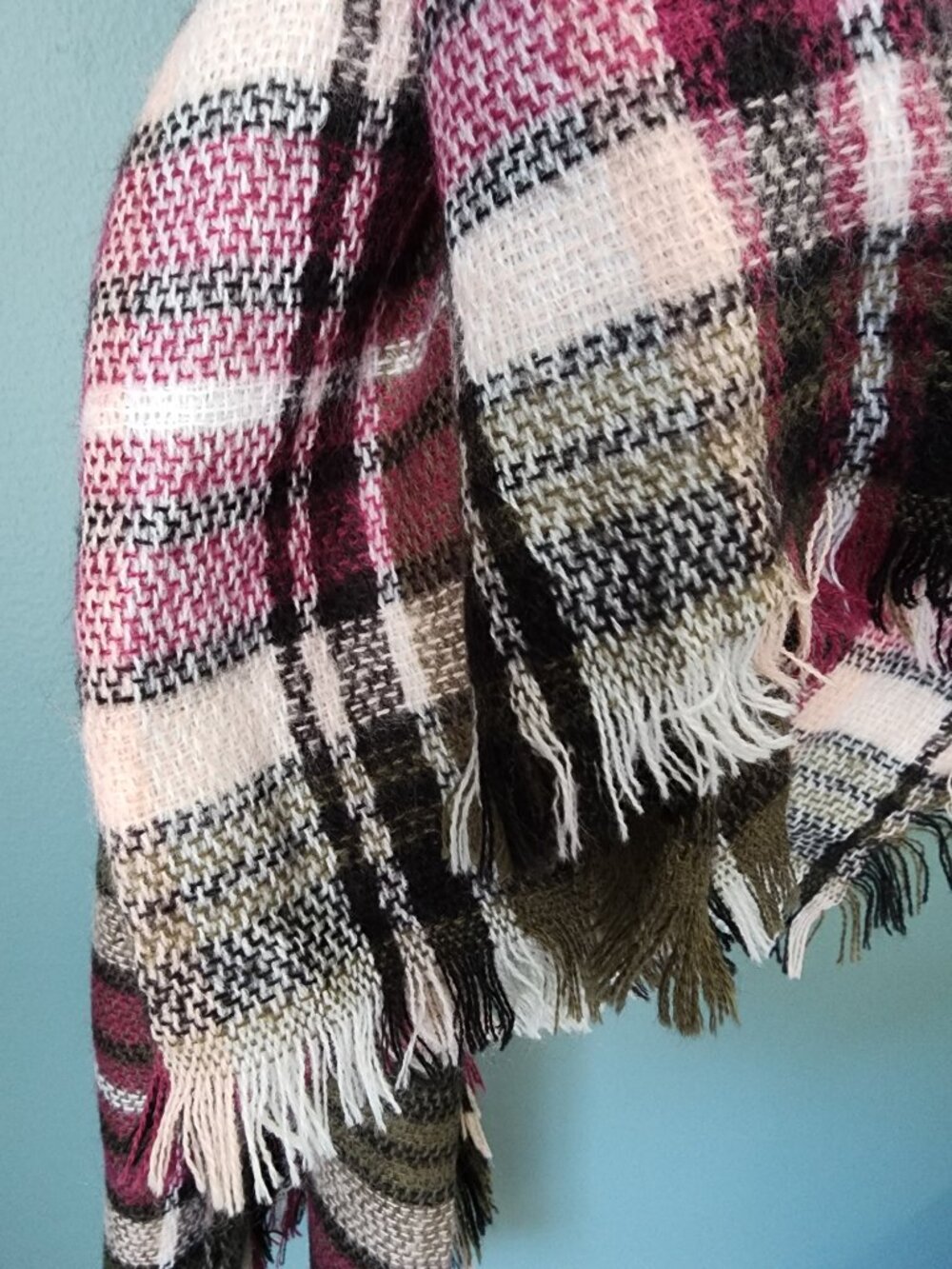 Large 100% Acrylic Plaid Pink & Green Scarf - Picture 6 of 6